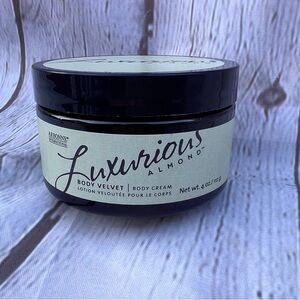 Luxurious Almond Body Velvet Body Cream - 4oz